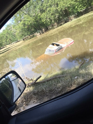 Illustration for article titled The Miata From That Louisiana Flood Rescue Is Getting Restored For Free